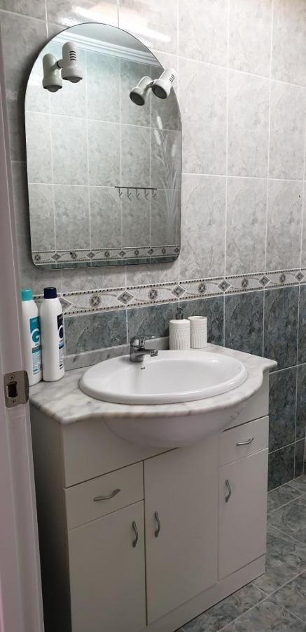 Apartment For 6 People. Валенсия Екстериор снимка