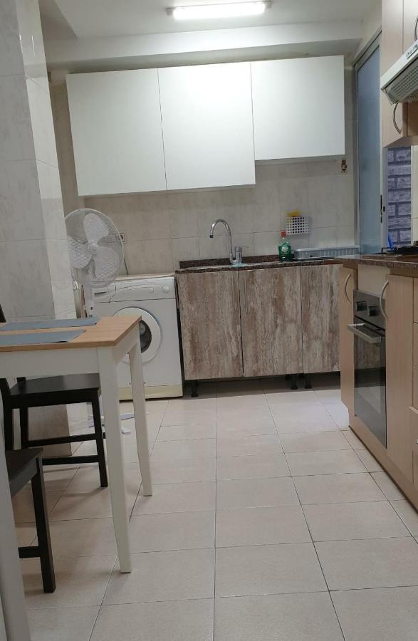 Apartment For 6 People. Валенсия Екстериор снимка